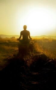 Scopri di più sull'articolo Meditazione Pelle: Benessere e Scienza per la Salute Cutanea